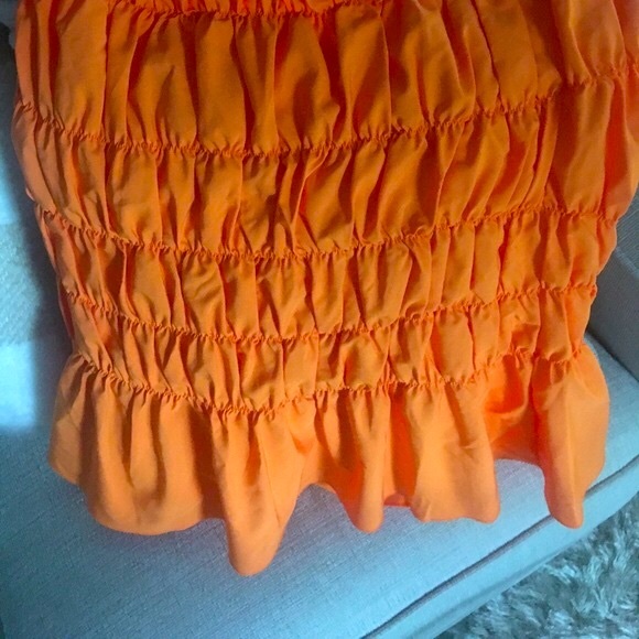 Plus Size Ruffled Tube Top. Size 2X (16) - Picture 3 of 4